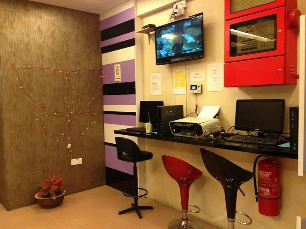 Rst Hotel Τζόχορ Μπάχρου