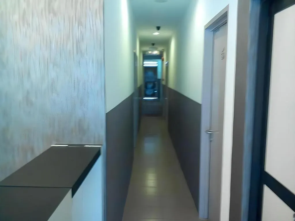 Rst Hotel Τζόχορ Μπάχρου