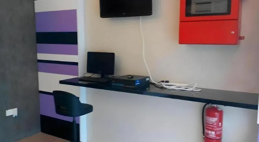Rst Hotel Τζόχορ Μπάχρου