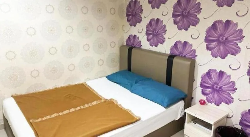 ג'והור בהרו Rst Hotel