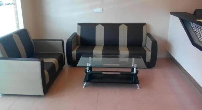 ג'והור בהרו Rst Hotel